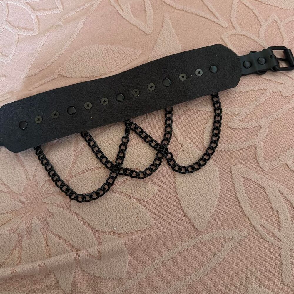 Black Leather Choker Collar with Chains and Spikes - Picture 3 of 3